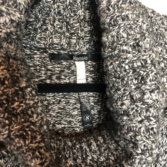 kensie Oversized Gray Fringe Greek Key Sweater - Picture 5 of 6